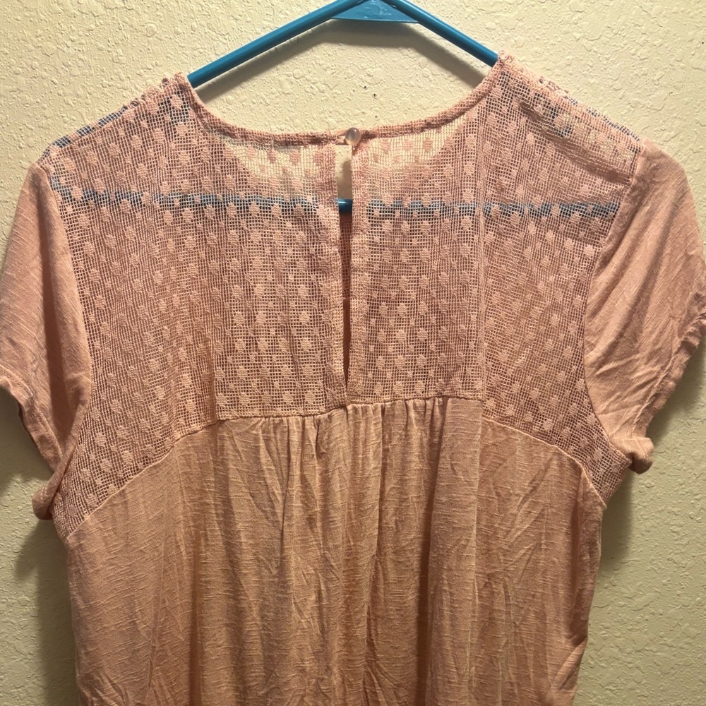 Maurices Blush Pink Crochet Yoke Boho Tee Top Like New Large - Picture 2 of 6